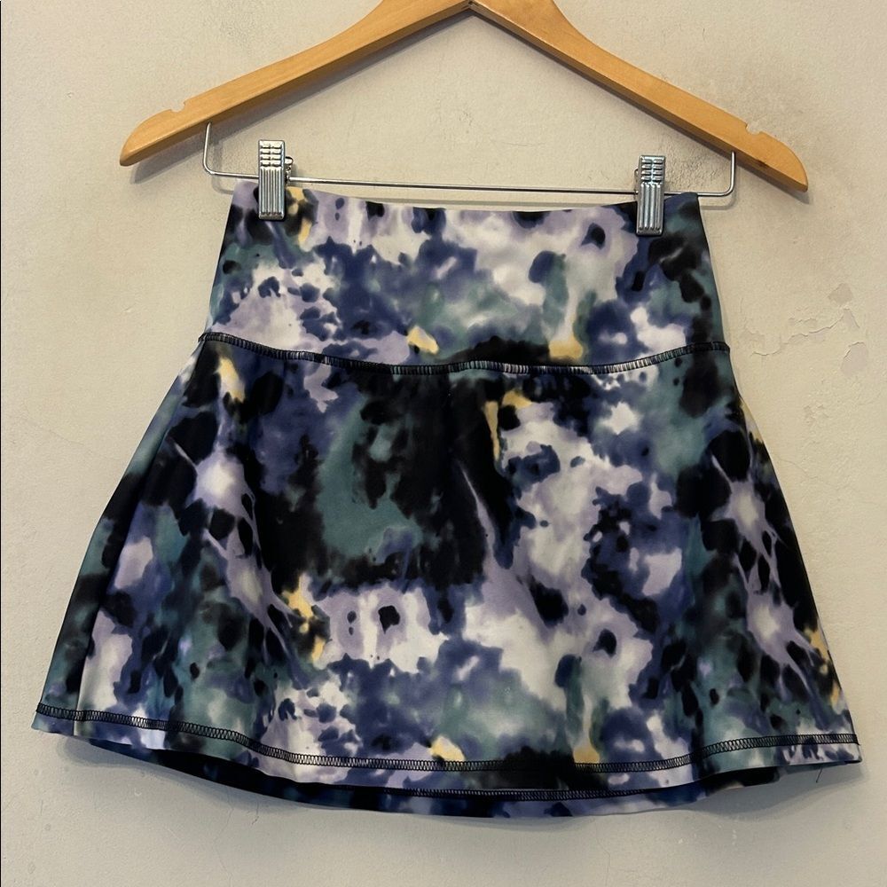 Marika purple black white muted floral skort Size S EUC